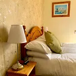 Bed & Breakfast Carlton 4*